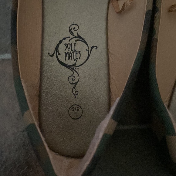 Flats - Picture 2 of 2